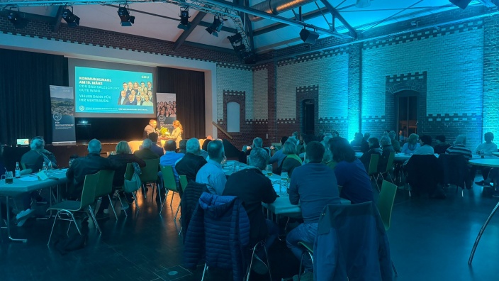 Publikum beim Themenabend "Zukunft Heilbad"